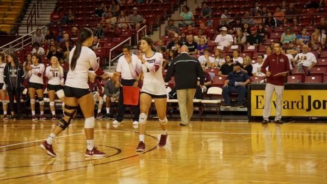 Volleyball Falls to #11 UCLA