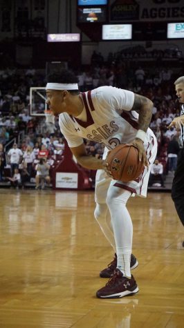 Men’s Basketball Falls to San Diego in a Thriller