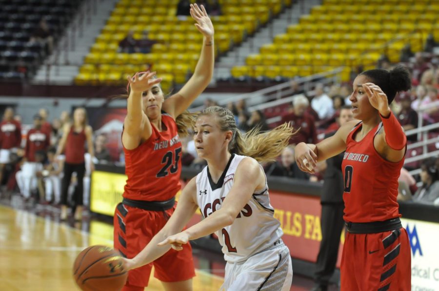 Brooke Salas goes off for 33 points in New Mexico States win over Chicago State.