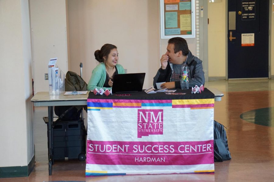 Student volunteers with the Hardman Jacobs Student Success Center