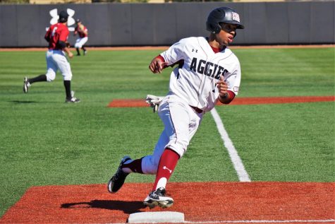 New Mexico State routs Harvard in series finale; Aggies win three of four in weekend series