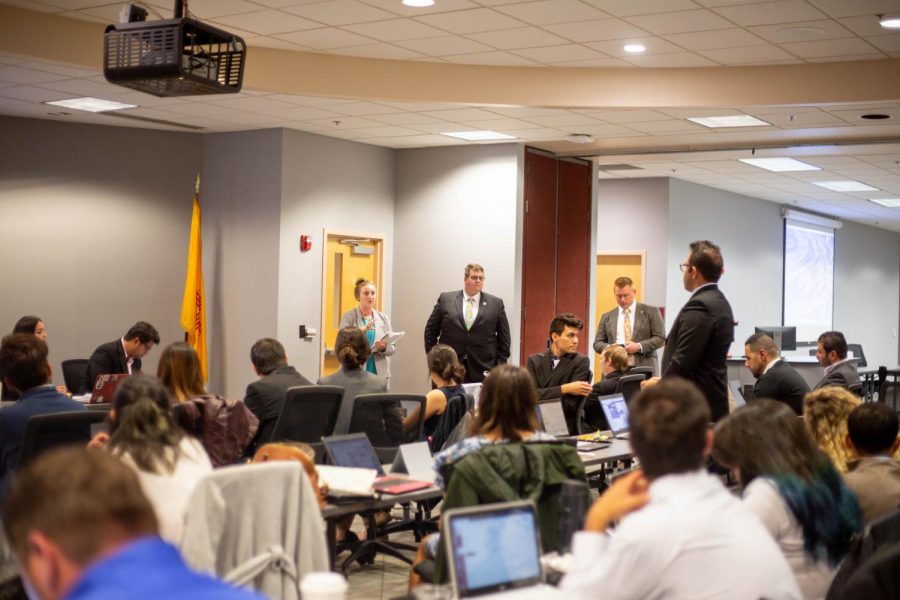 Graduate+students+ask+administration+for+more+transparency+with+a+resolution+introduced+at+an+ASNMSU+meeting+Nov.+1.
