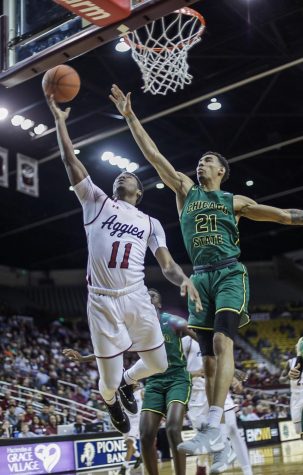 Hot shooting from three helps Aggies blow out Chicago State