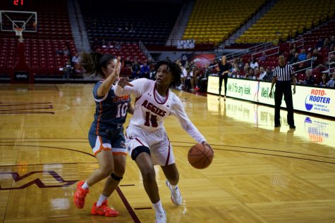 Adrianna Henderson comes up clutch in NM State's 76-75 win over UT Rio Grande Valley.
