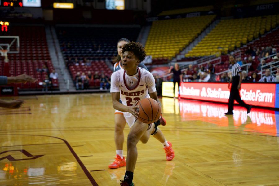 Aaliyah Prince goes off for 20 points and 10 boards in NM State's 67-62 OT win over the Roadrunners.