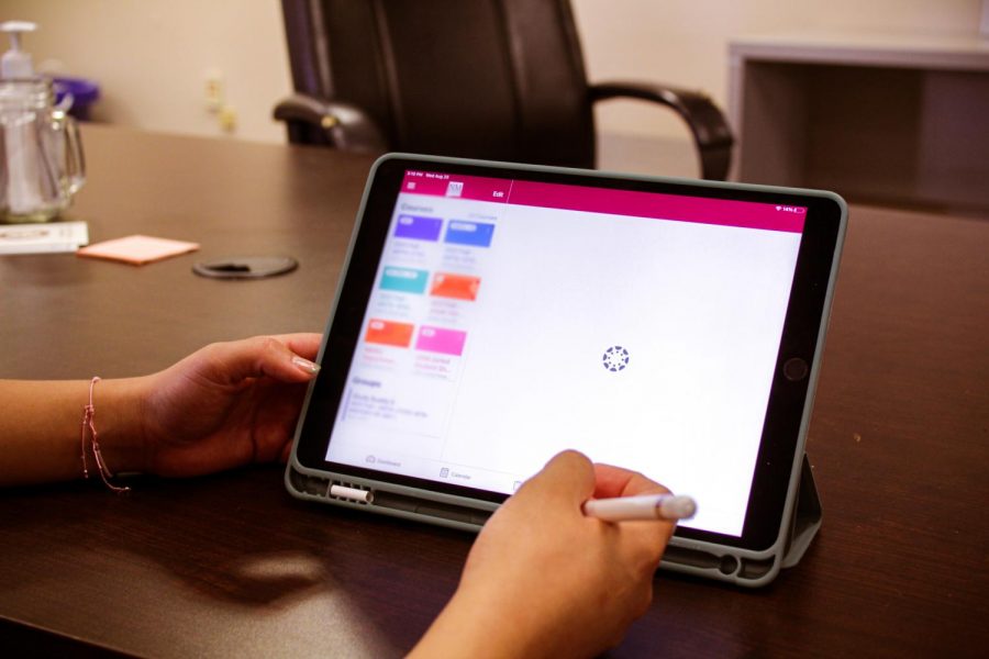 NMSU plans to give every first-year student an iPad bundle