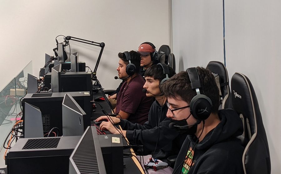 The NMSU eSports Call of Duty team practicing.