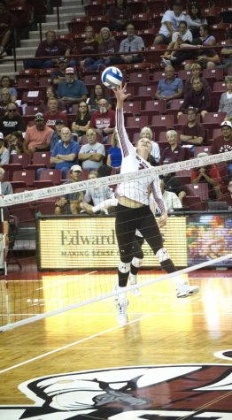 NM State Volleyball takes difficult loss to UTRGV opening conference play - The Round Up