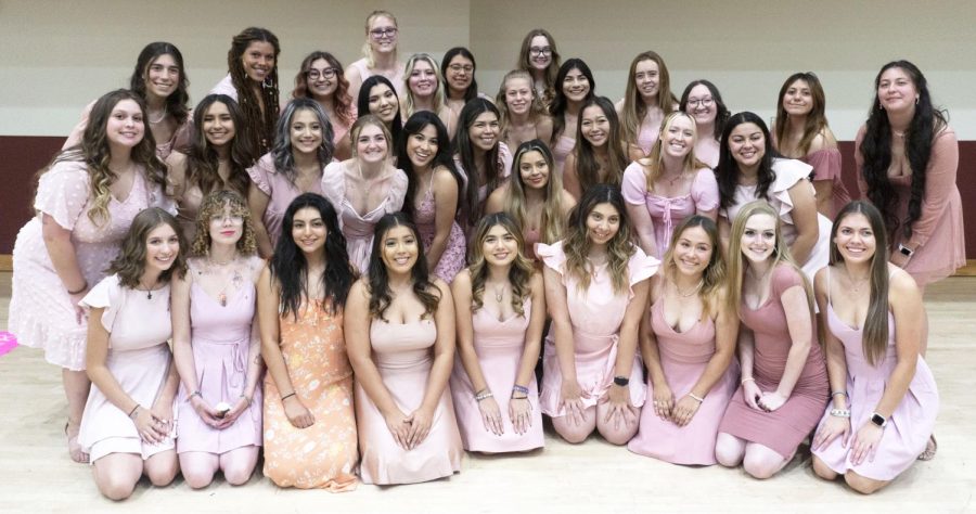 Group photo of the New Fall 2022 Class of Delta Zeta. Sept. 28, 2022.
