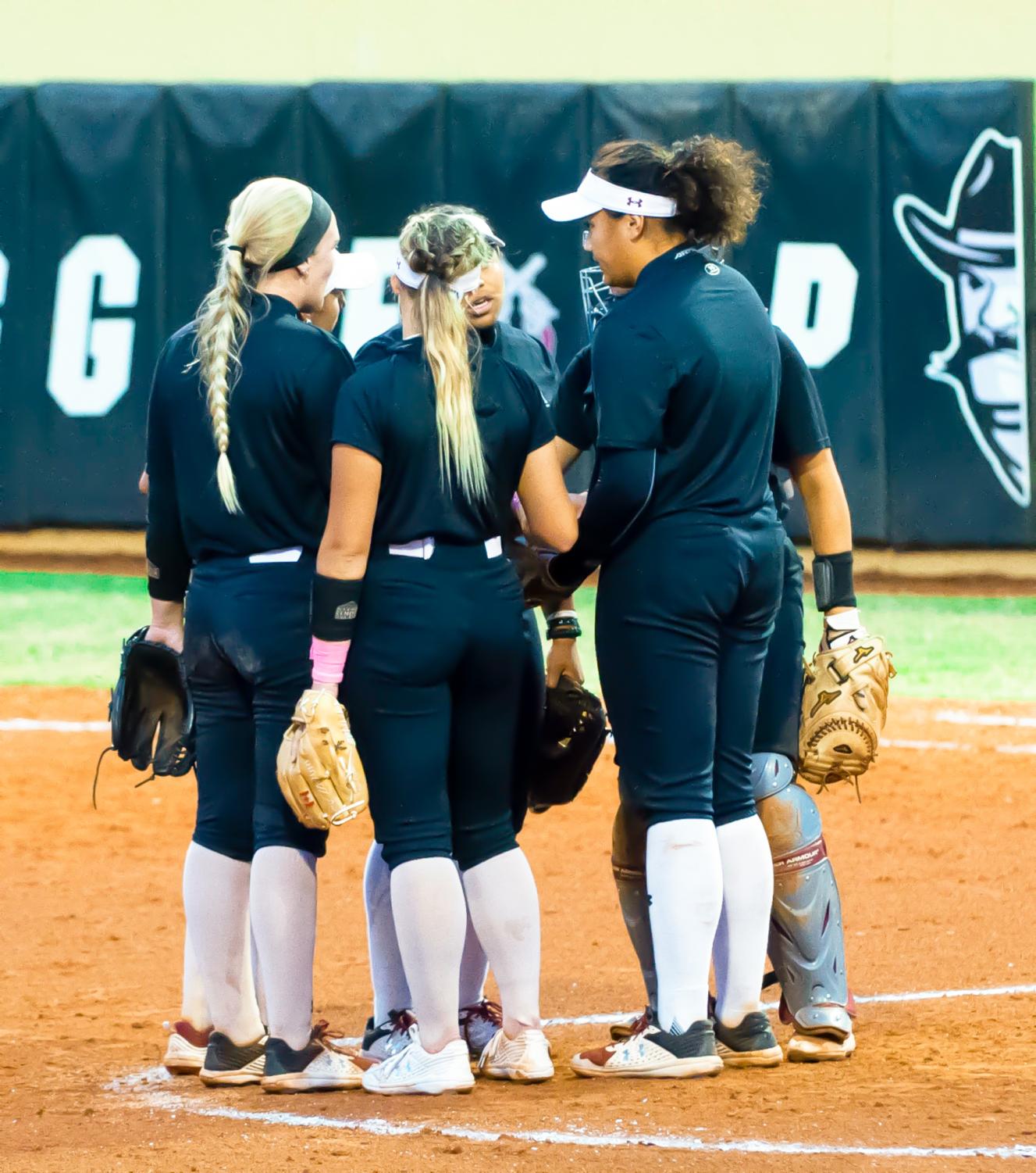 A brief on Softball this past weekend NMSU Round Up