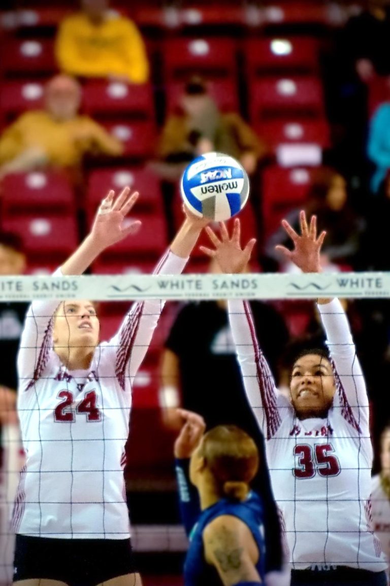 NM State volleyball sweep Chicago State NMSU Round Up