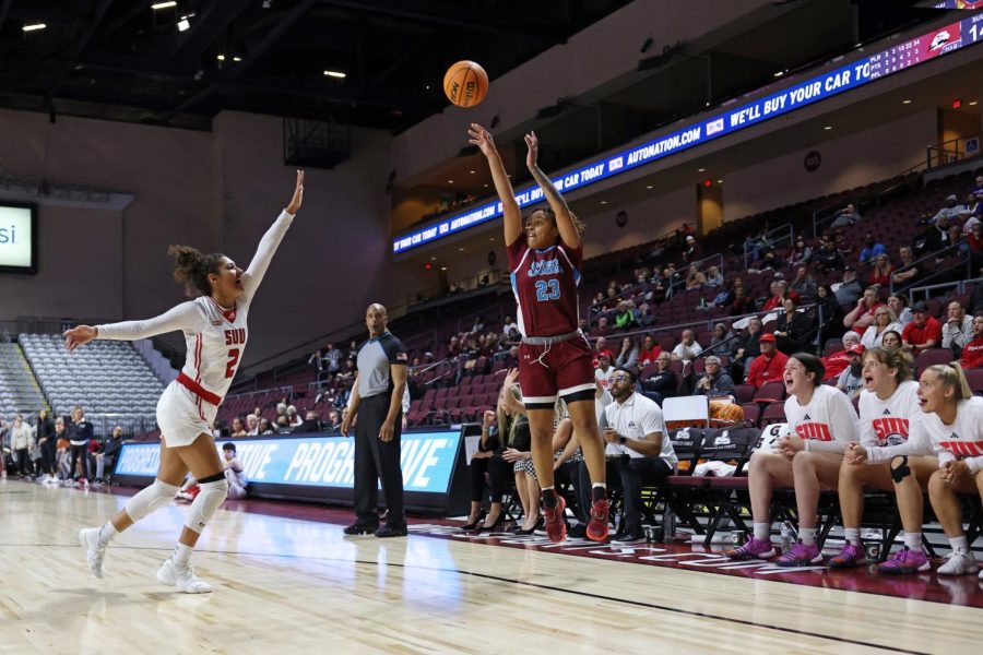 New Mexico State drops in gut-wrenching fashion on improbable buzzer-beating moment