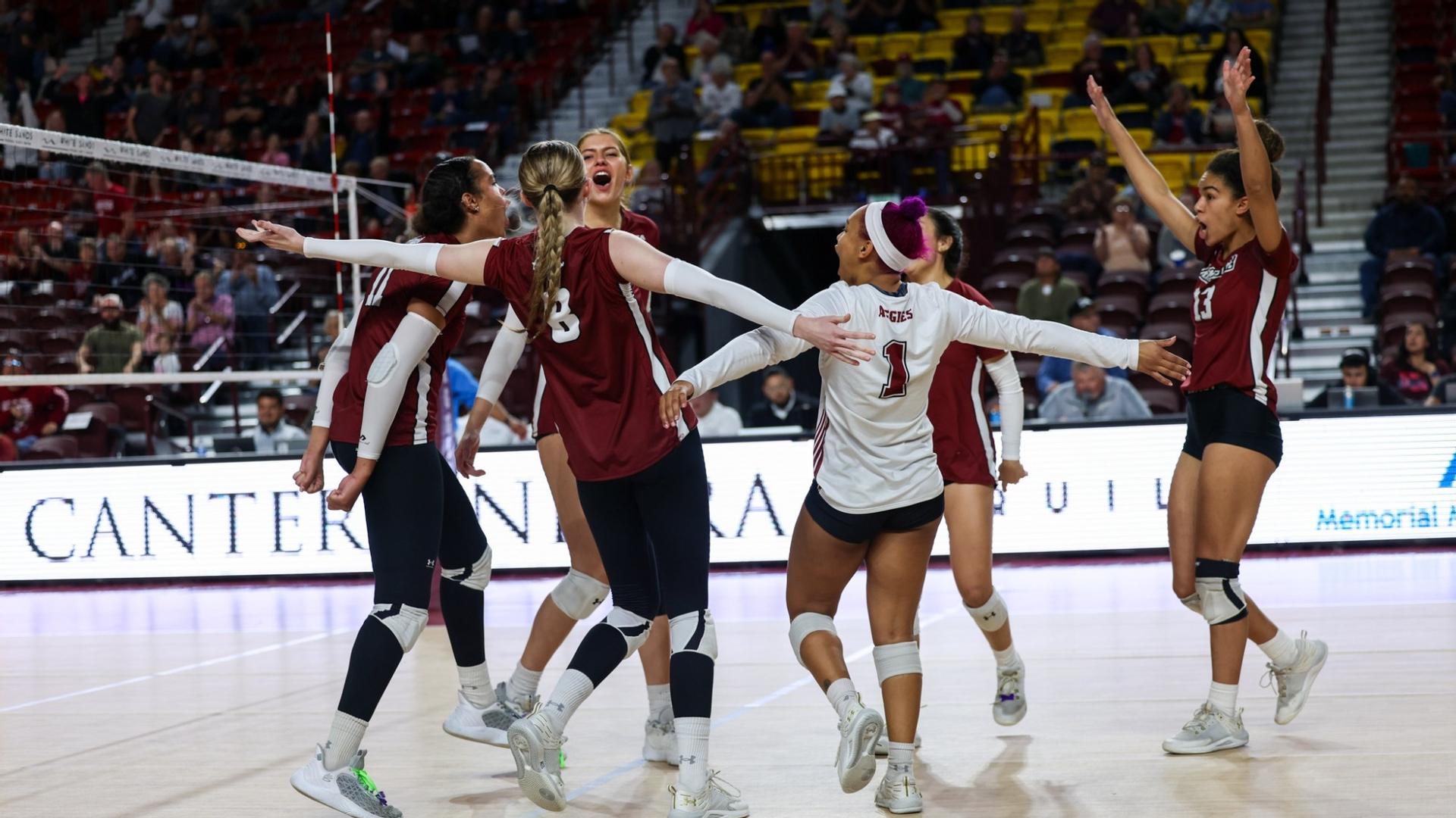 Aggie volleyball grabs No. 2 seed in CUSA tournament after defeating FIU. NMSU Round Up