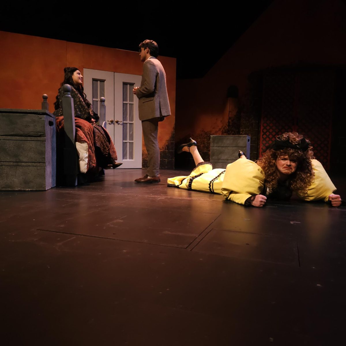 NMSU students star in ‘Dracula: A Comedy of Terrors’