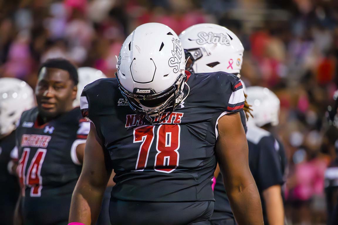Offensive Line Malik Williams walks back onto the field after halftime on October 2, 2025. 