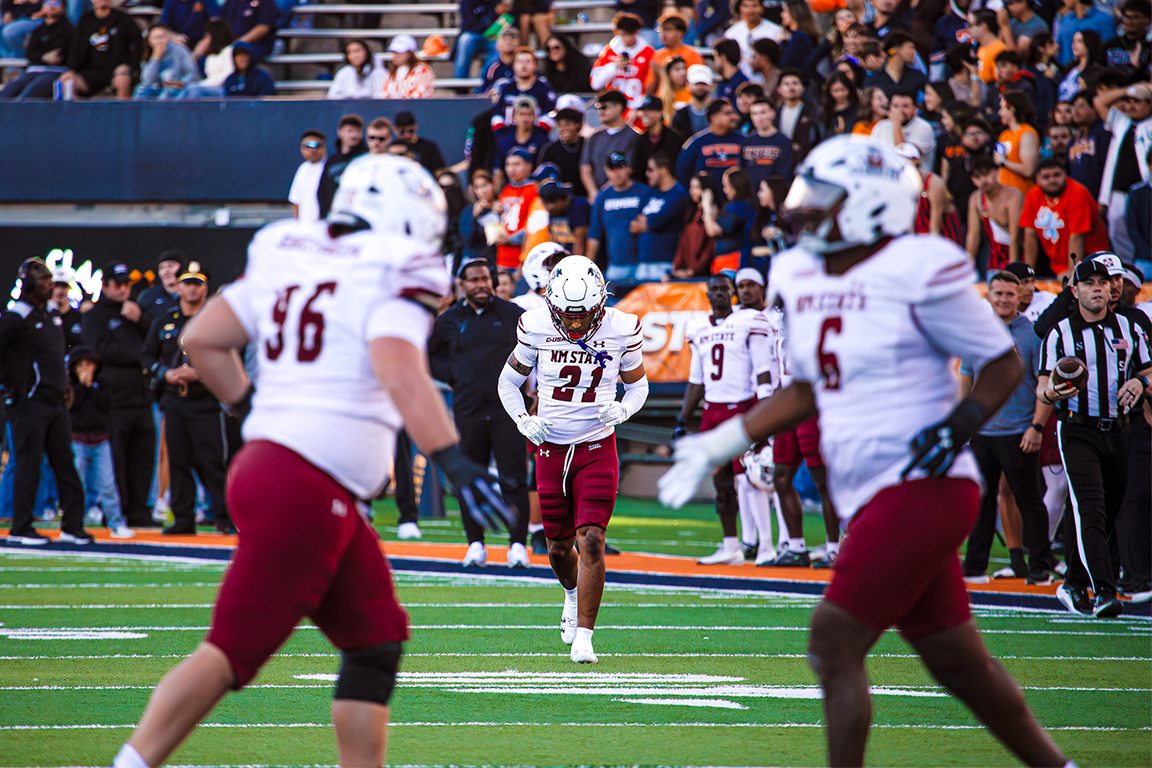 The Aggies run back into their positions. Nov. 22, 2025. 