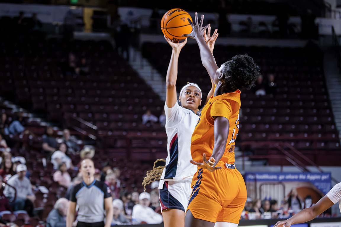 06_Karla H Chew_Womens Basktetball vs UTEP_LowRes
