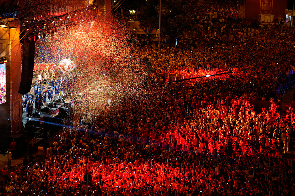 Players from Spain's national soccer team celebrate at Cibeles Square in Madrid on Monday, July 20, 2026, after Spain defeated Argentina in the World Cup final in East Rutherford, N.J., near New York. (AP Photo/Bernat Armangue)